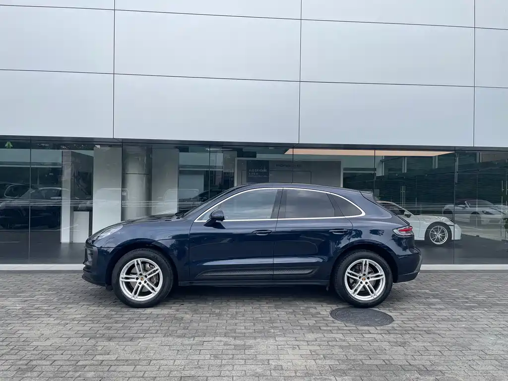 Porsche Macan — миниатюра 3