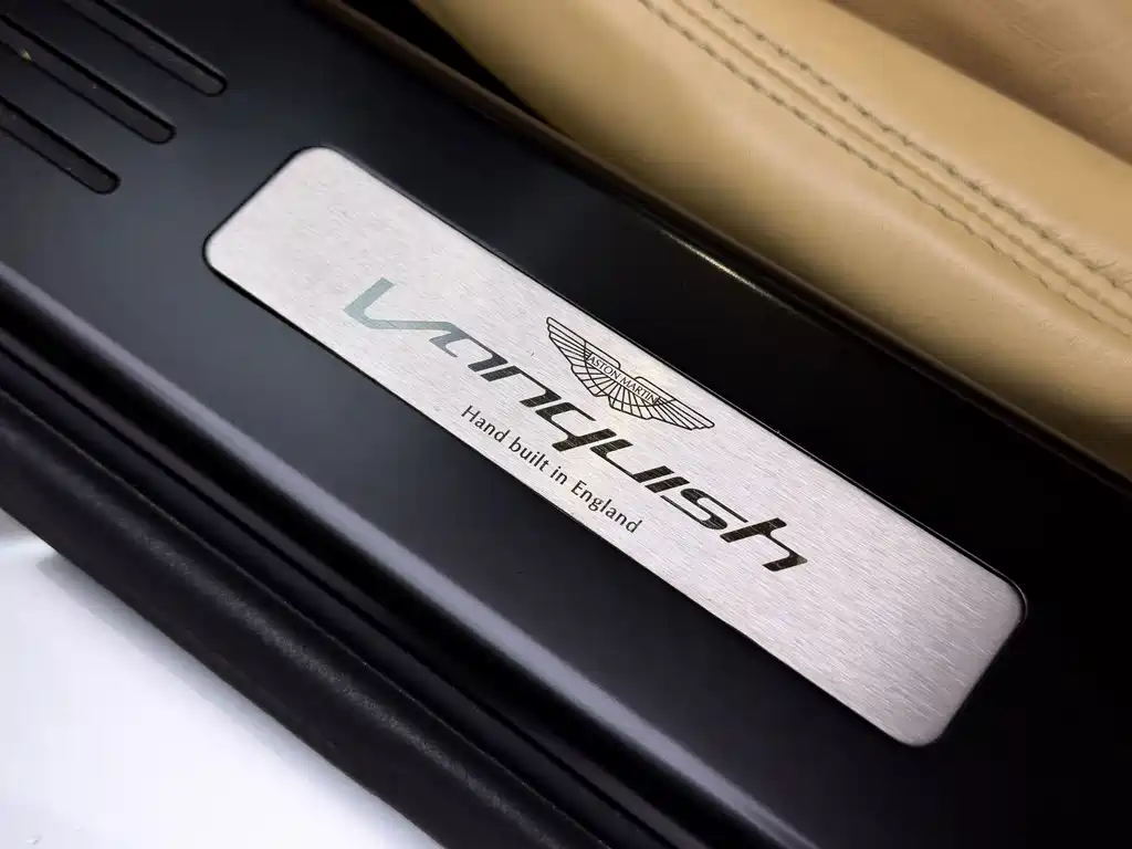 Aston Martin Vanquish — миниатюра 15