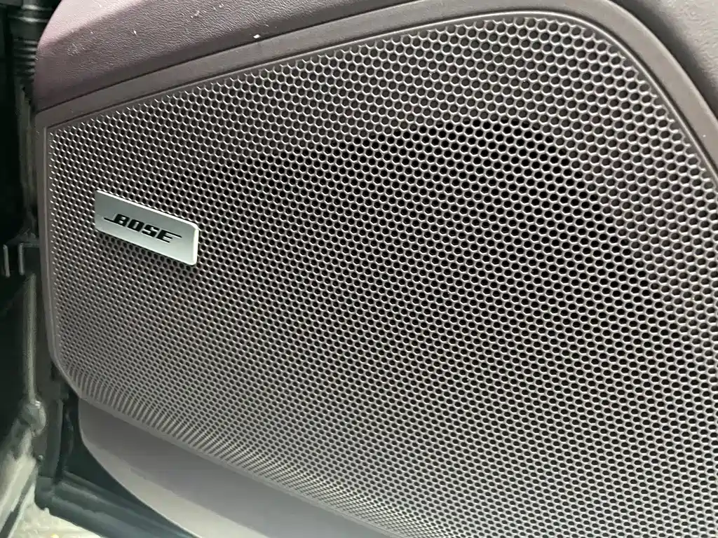 Porsche Cayenne — миниатюра 12