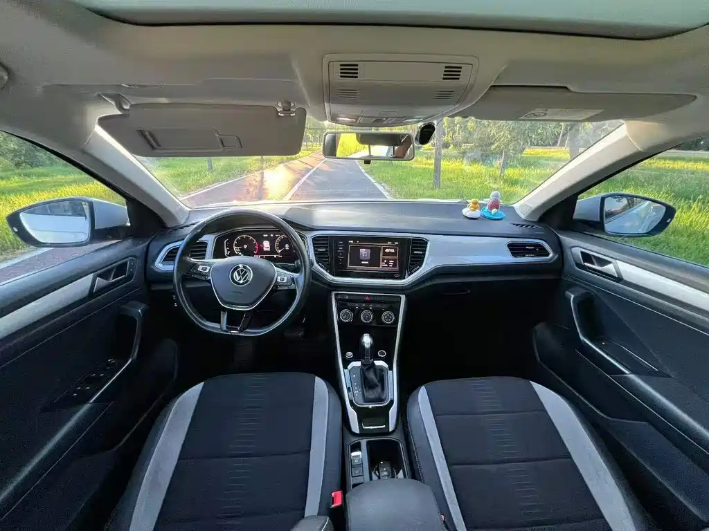 Volkswagen T-Roc — миниатюра 6