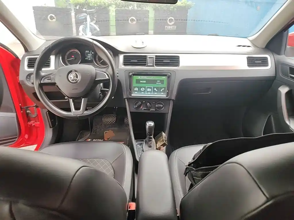 Skoda Rapid Spaceback — миниатюра 10