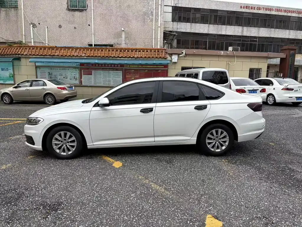 Volkswagen Lavida — миниатюра 8