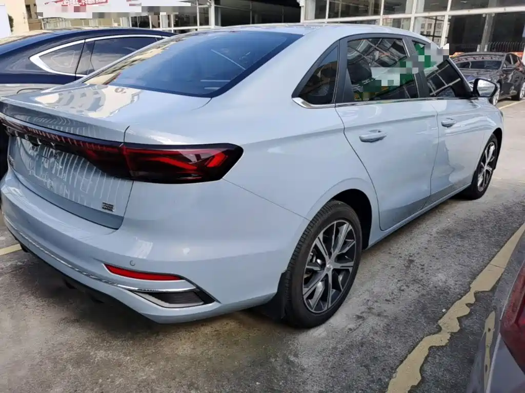Geely Emgrand — миниатюра 7