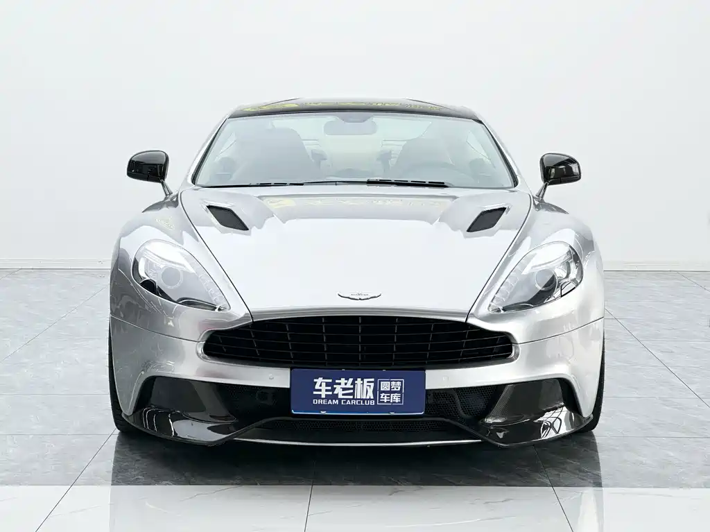 Aston Martin Vanquish — миниатюра 2