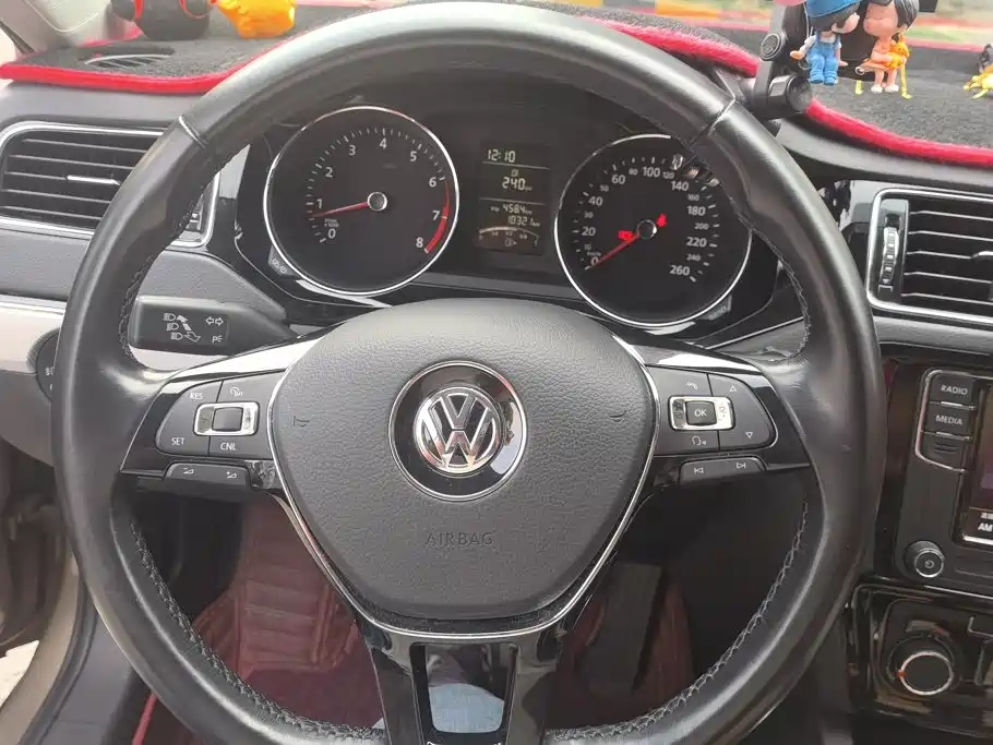 Volkswagen Sagitar — миниатюра 15