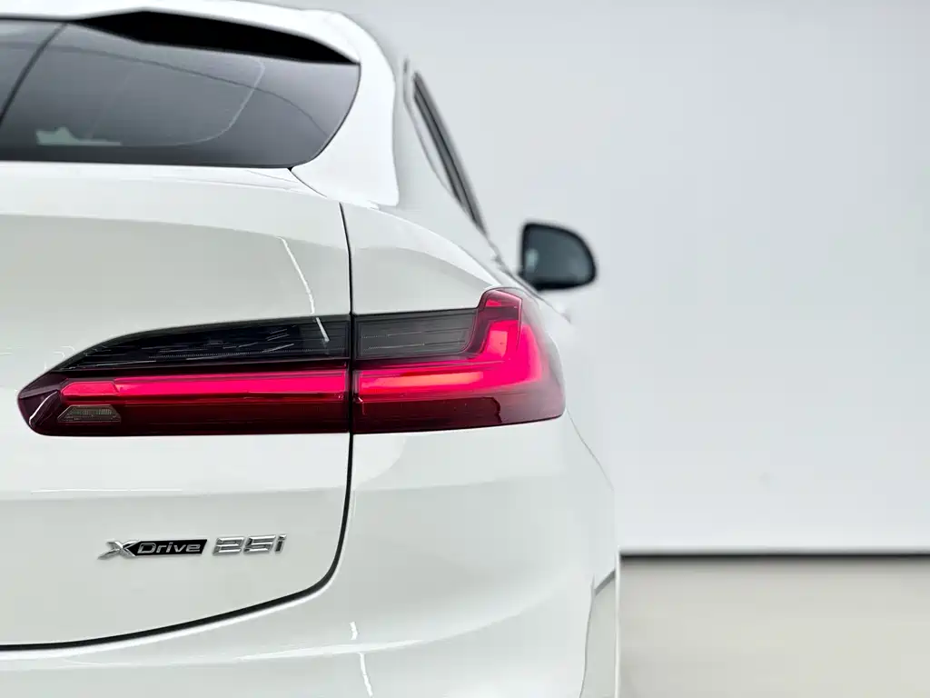 BMW X4 — миниатюра 13
