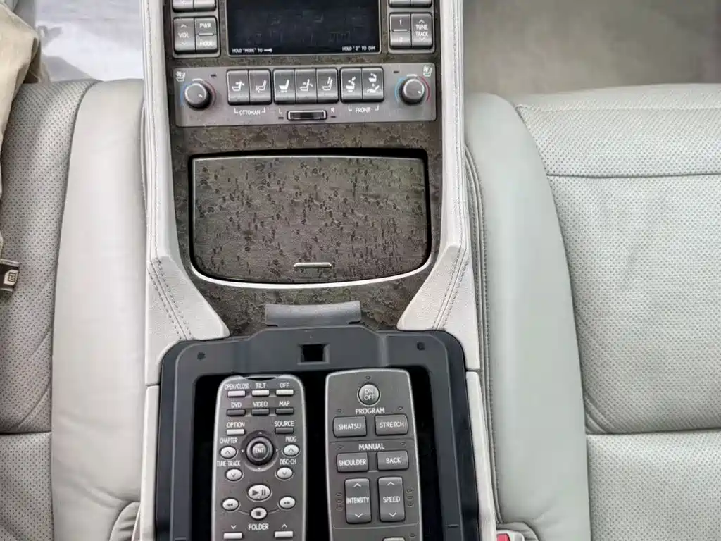 Lexus LS — миниатюра 10
