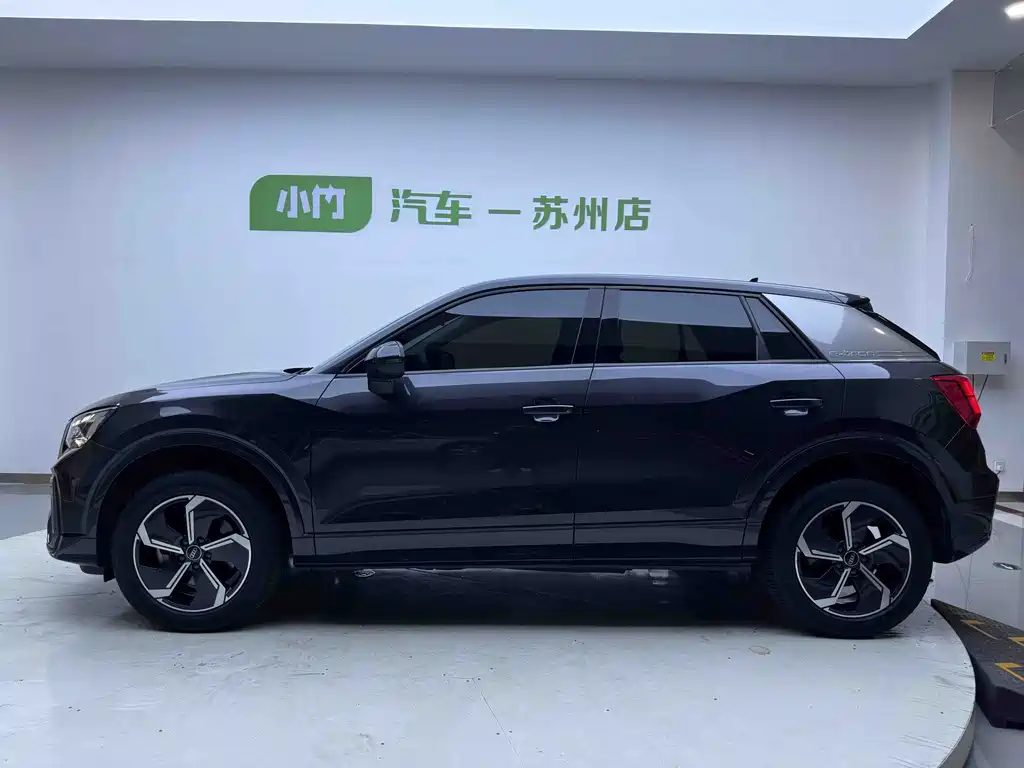 Audi Q2L e-tron — миниатюра 8