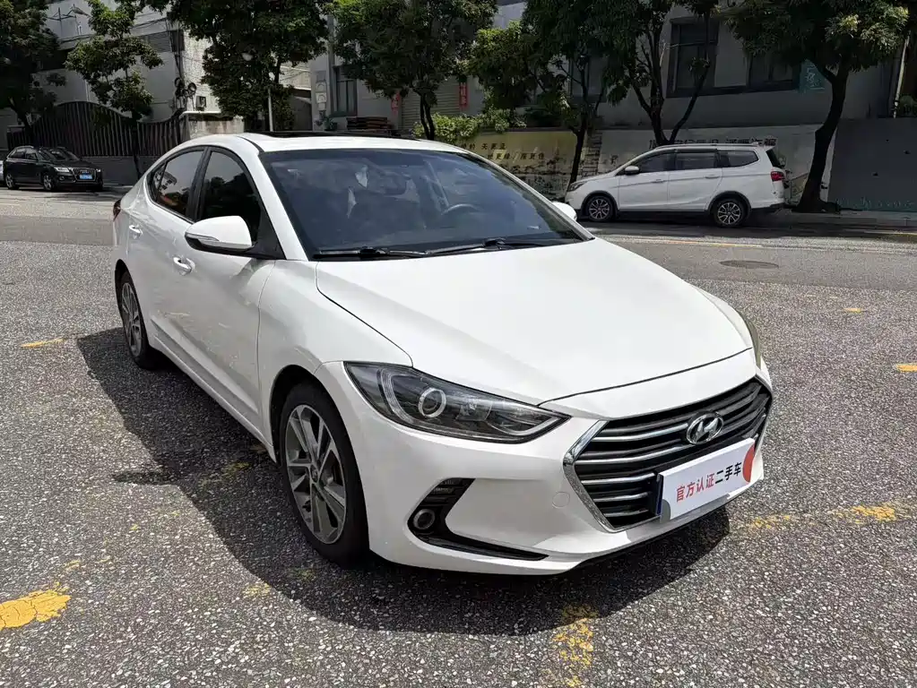 Hyundai Elantra — миниатюра 3