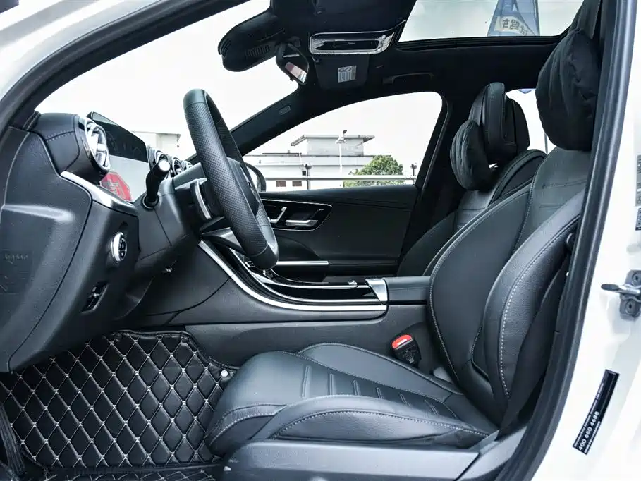 Mercedes-Benz C-Class — миниатюра 7