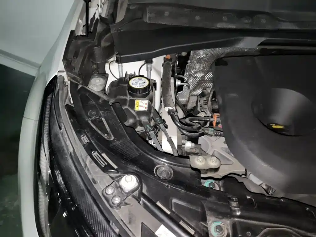 Land Rover Discovery Sport Hybrid — миниатюра 19