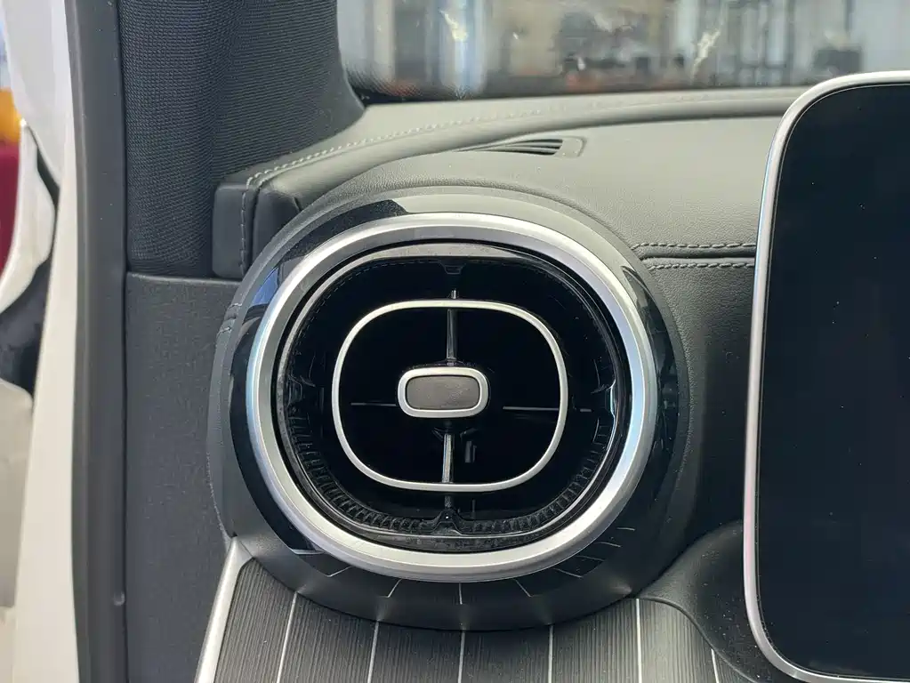 Mercedes-Benz C-Class — миниатюра 19
