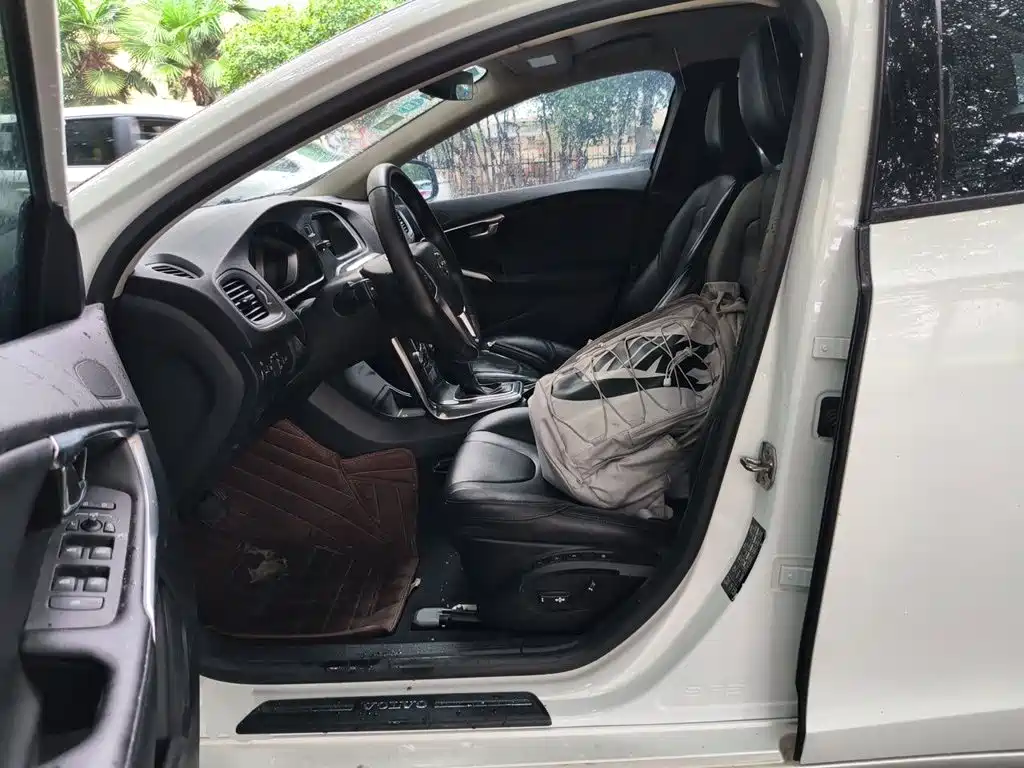 Volvo V40 — миниатюра 16