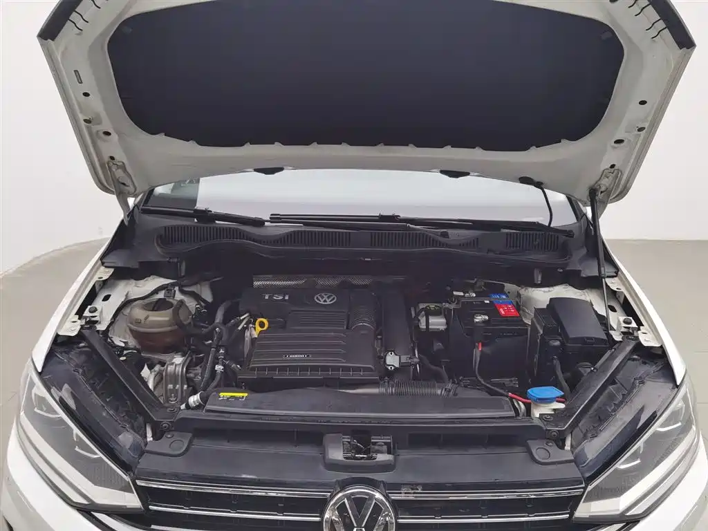 VOLKSWAGEN GOLF*JIAYU