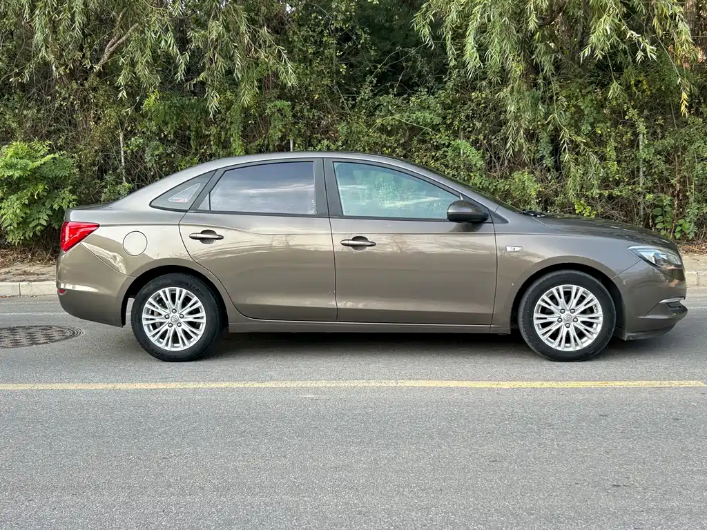 Buick Excelle — миниатюра 14