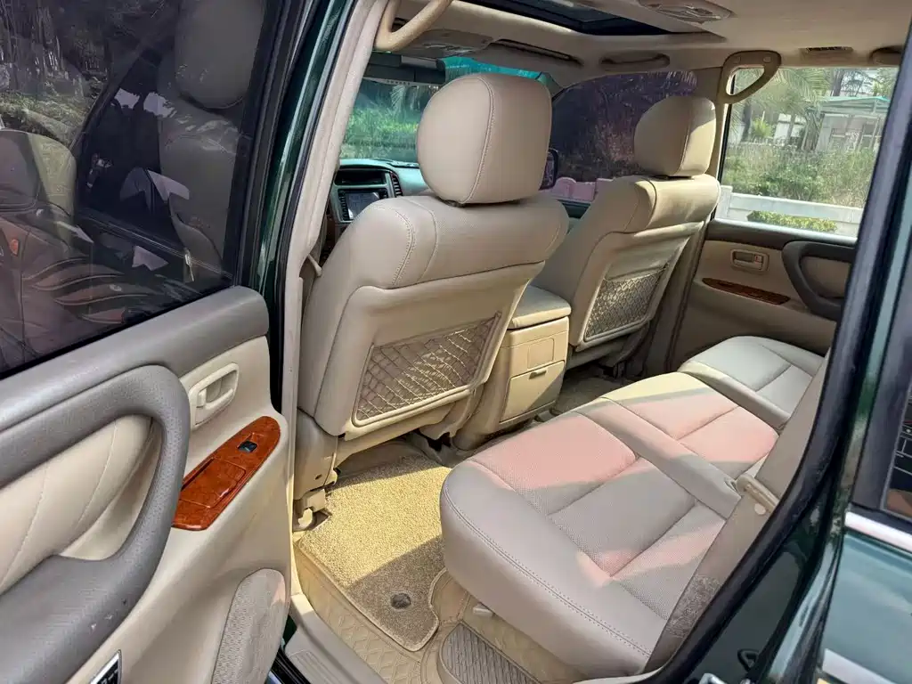 Toyota Land Cruiser — миниатюра 6