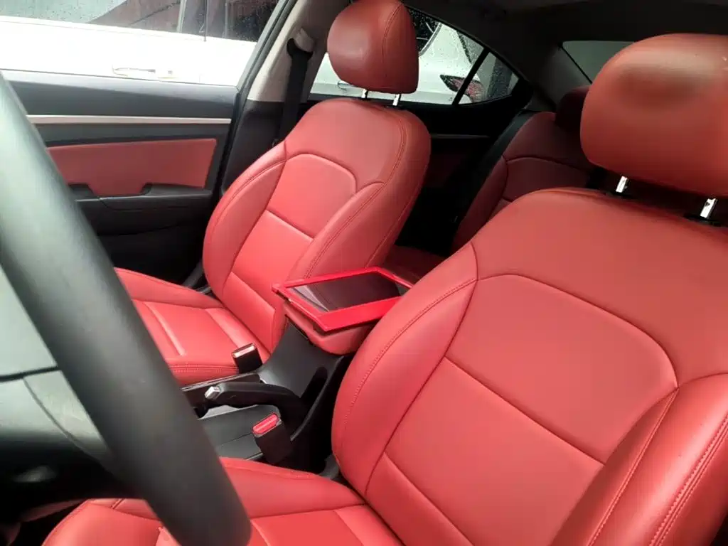 Hyundai Elantra — миниатюра 15