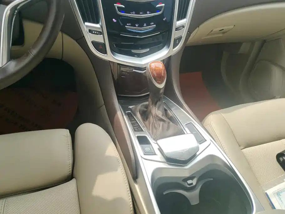 Cadillac SRX — миниатюра 16