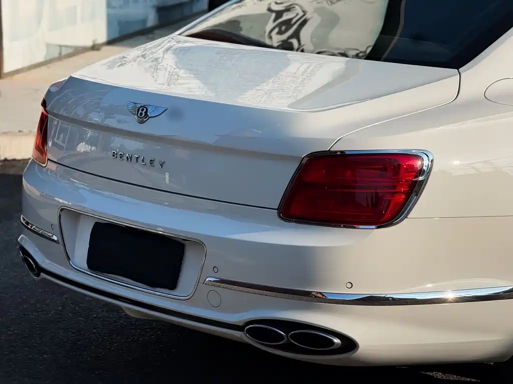 Bentley Flying Spur — миниатюра 15