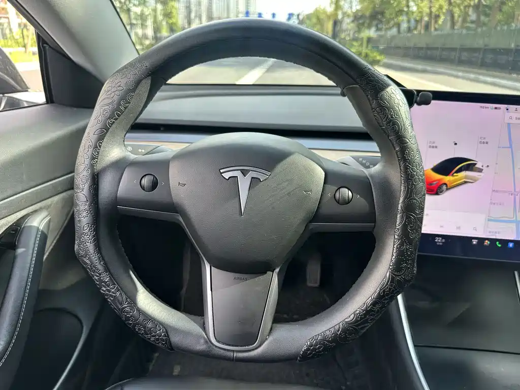 Tesla Model 3 — миниатюра 14