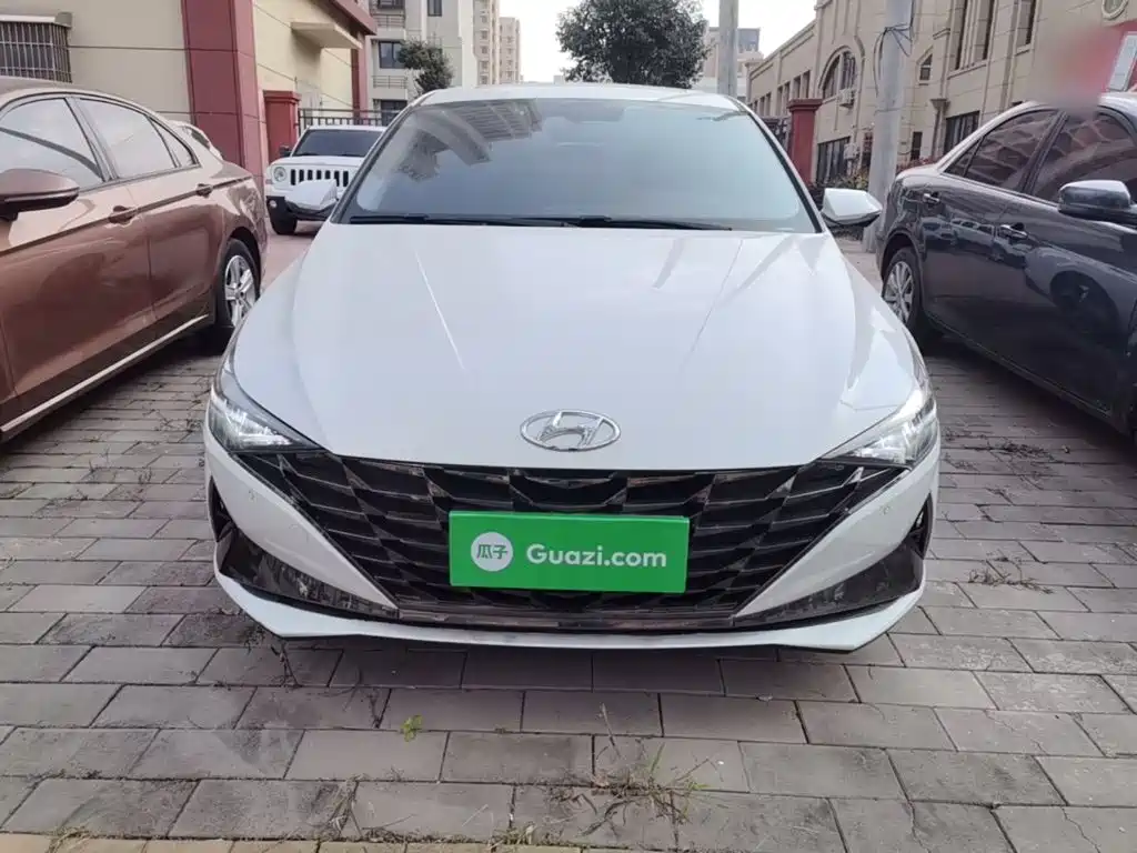 Hyundai Elantra — миниатюра 3