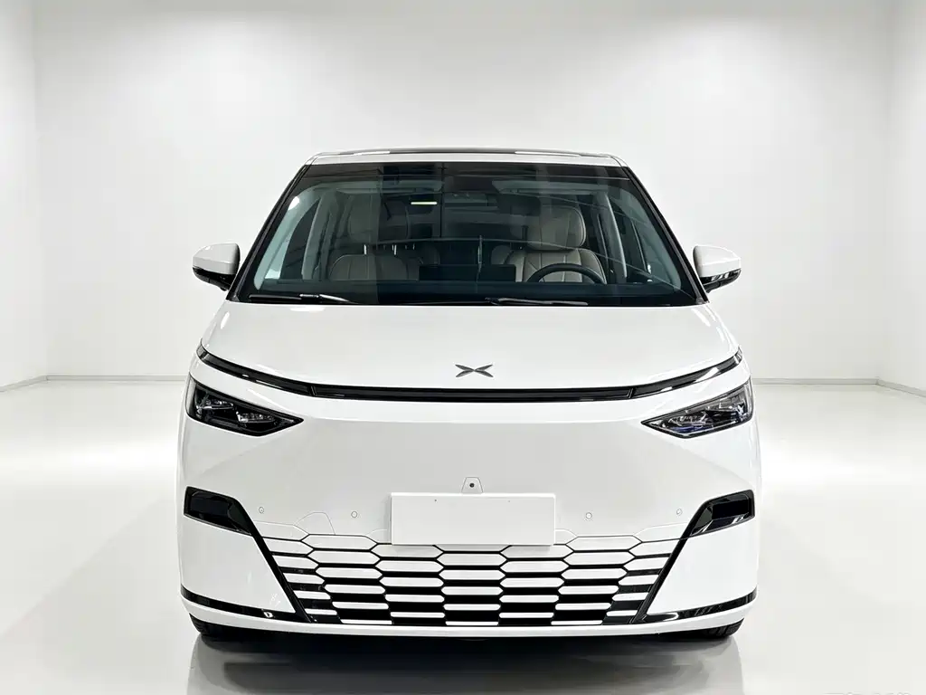 XPeng X9 — миниатюра 3