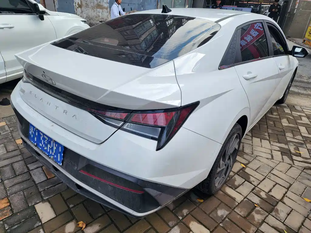 Hyundai Elantra — миниатюра 6