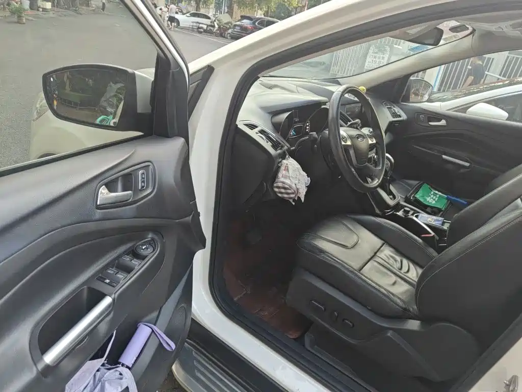Ford Kuga — миниатюра 17