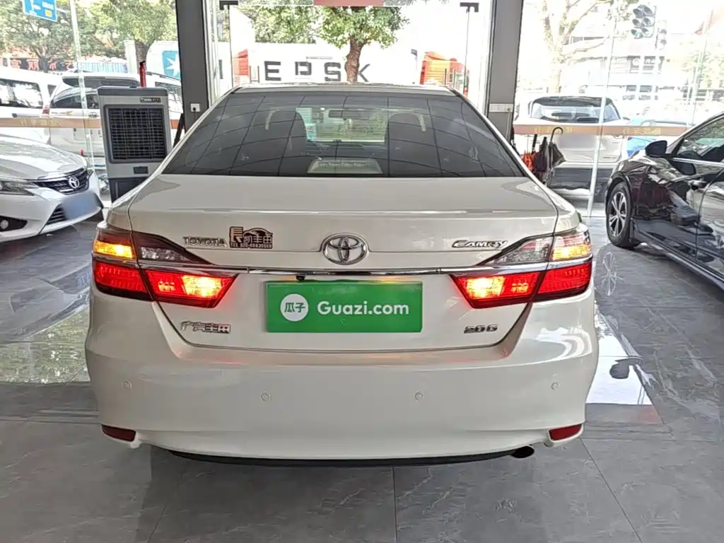 Toyota Camry — миниатюра 6