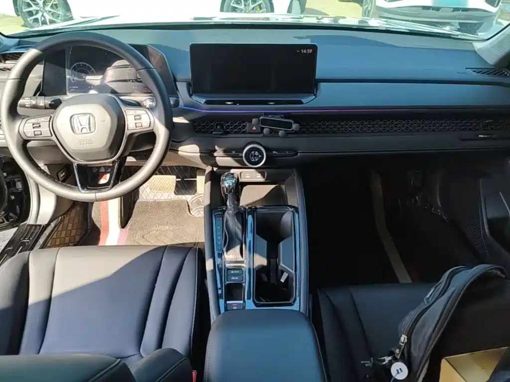 Honda Accord — миниатюра 10