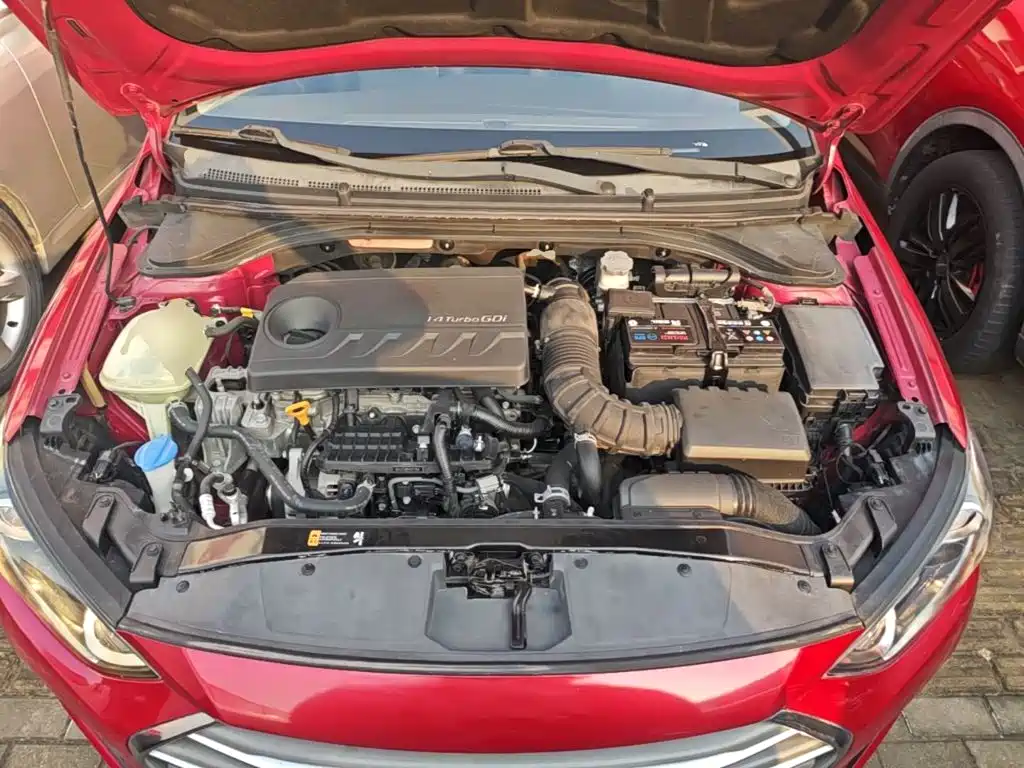 Hyundai Elantra — миниатюра 20