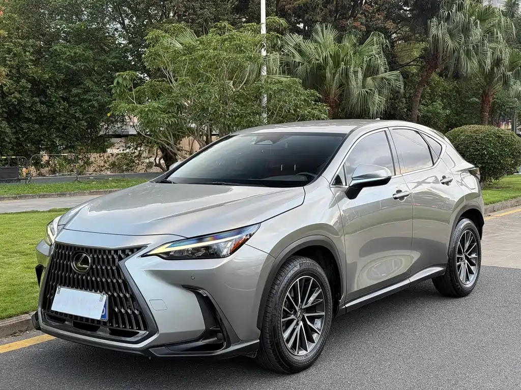 Lexus NX 2023
