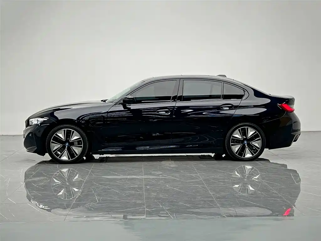 BMW i3 2023 eDrive 40 L Sport