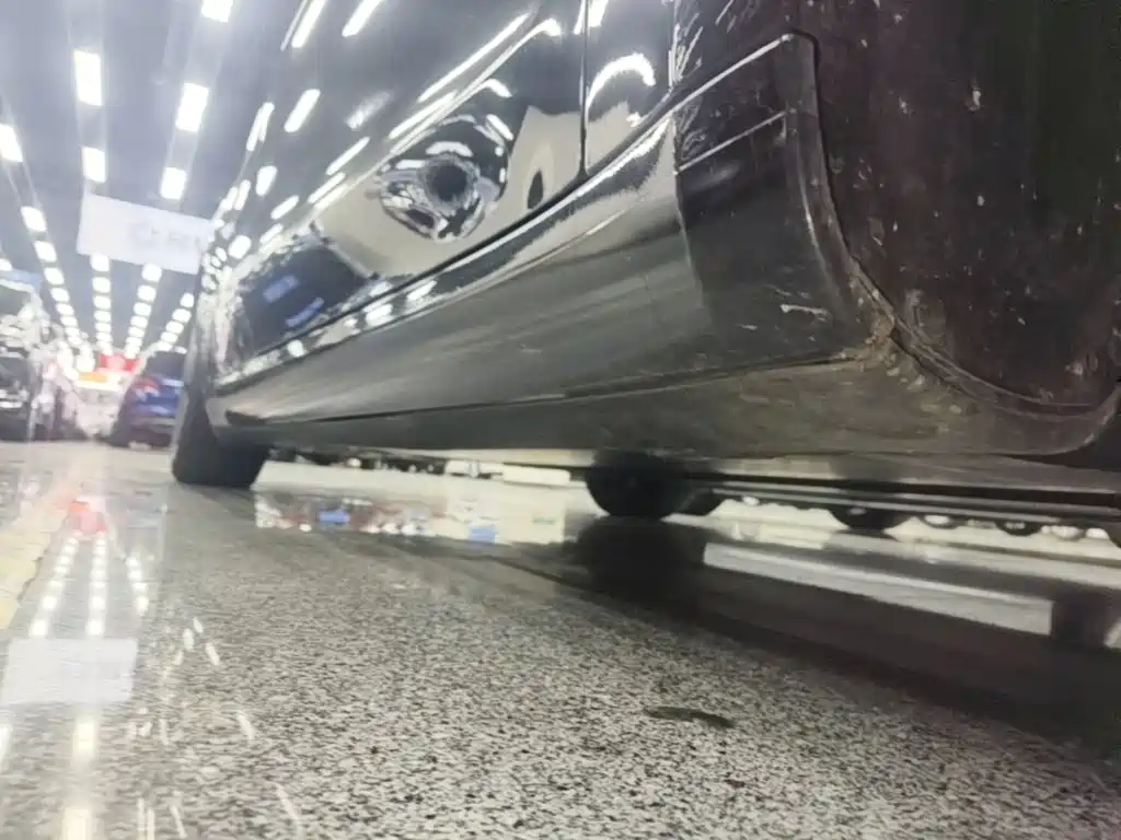 Tesla Model 3 — миниатюра 21
