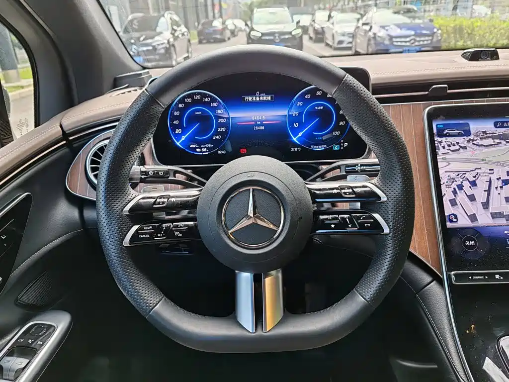 Mercedes-Benz EQE SUV — миниатюра 4