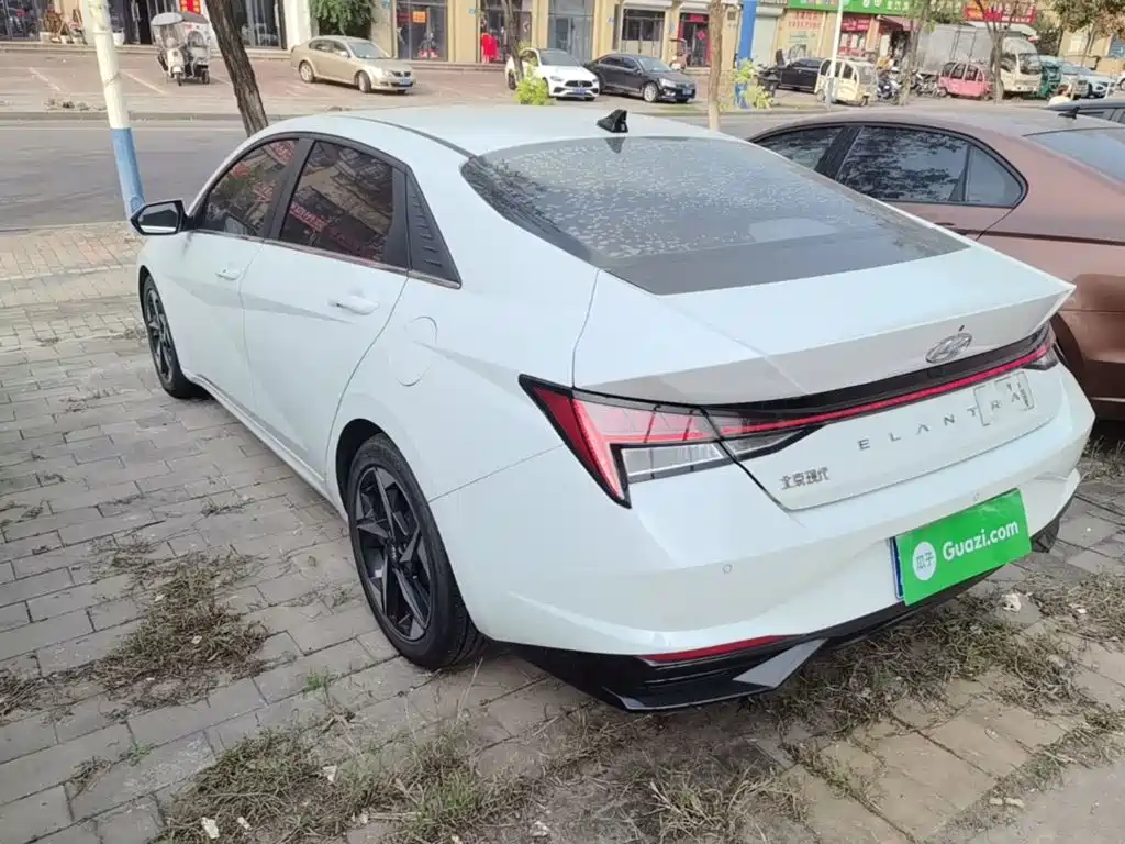Hyundai Elantra — миниатюра 5