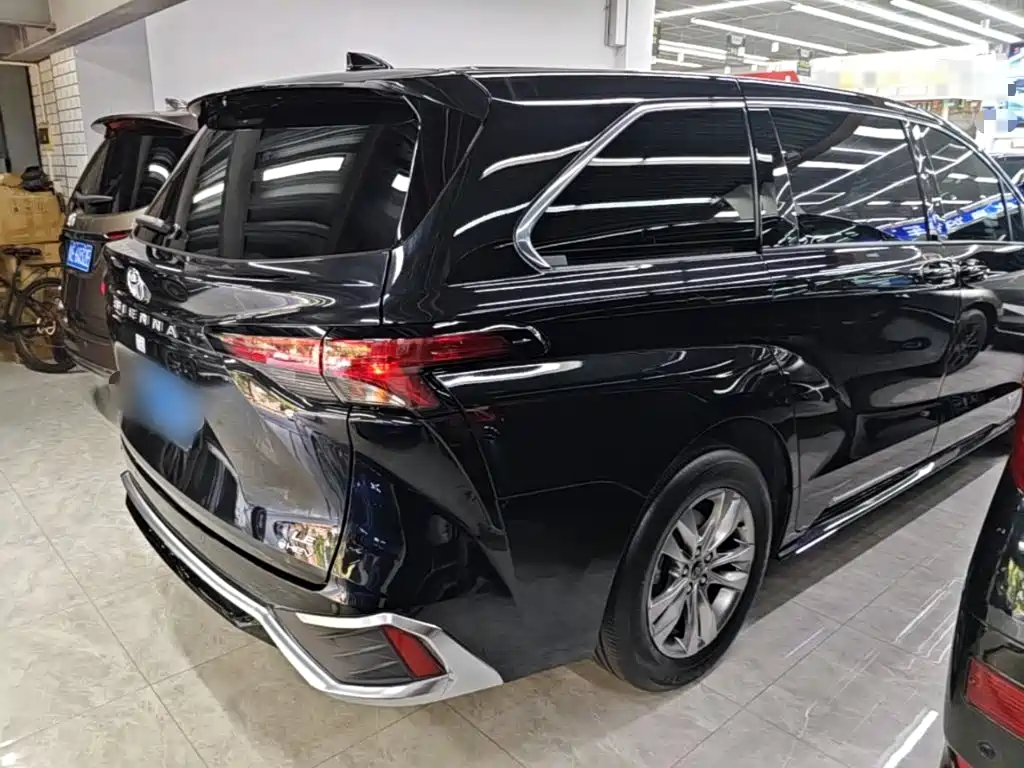 Toyota Sienna — миниатюра 7