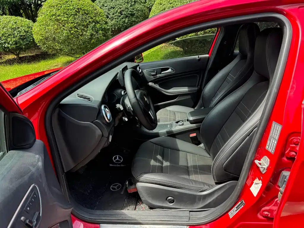 Mercedes-Benz A-Class (Import) — миниатюра 6