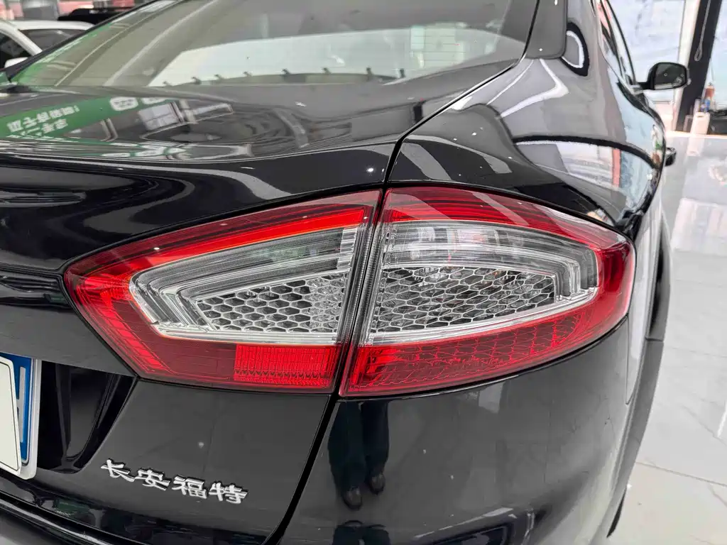 Ford Mondeo — миниатюра 29