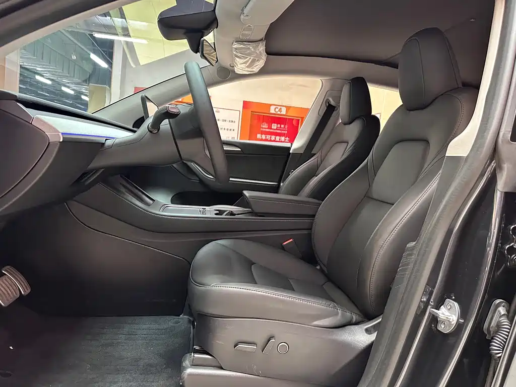 Tesla Model Y — миниатюра 11