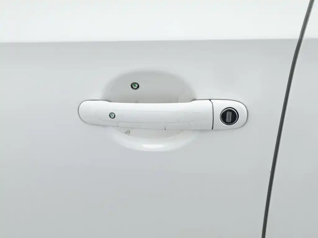 Skoda Rapid — миниатюра 18
