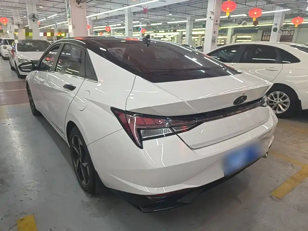 Hyundai Elantra — миниатюра 5