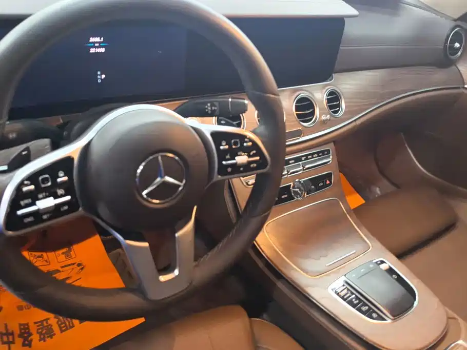 Mercedes-Benz E-Class — миниатюра 12