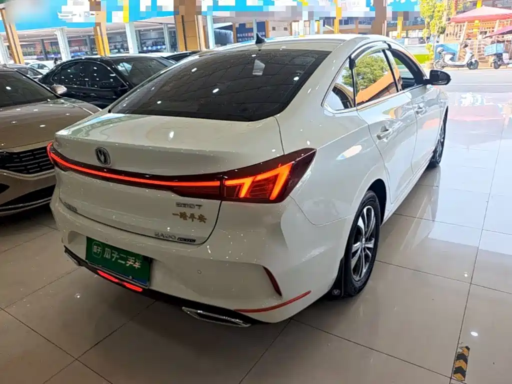 Changan Eado — миниатюра 7