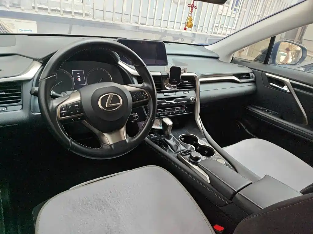Lexus RX — миниатюра 5