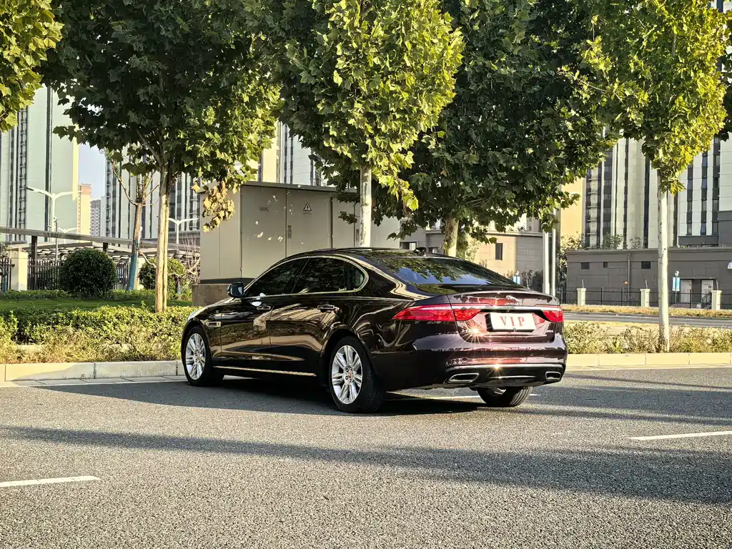 Jaguar XFL — миниатюра 6