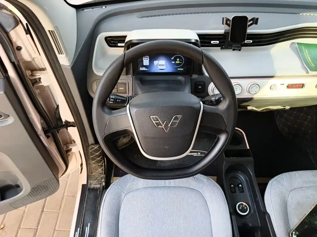 Wuling MINIEV — миниатюра 11