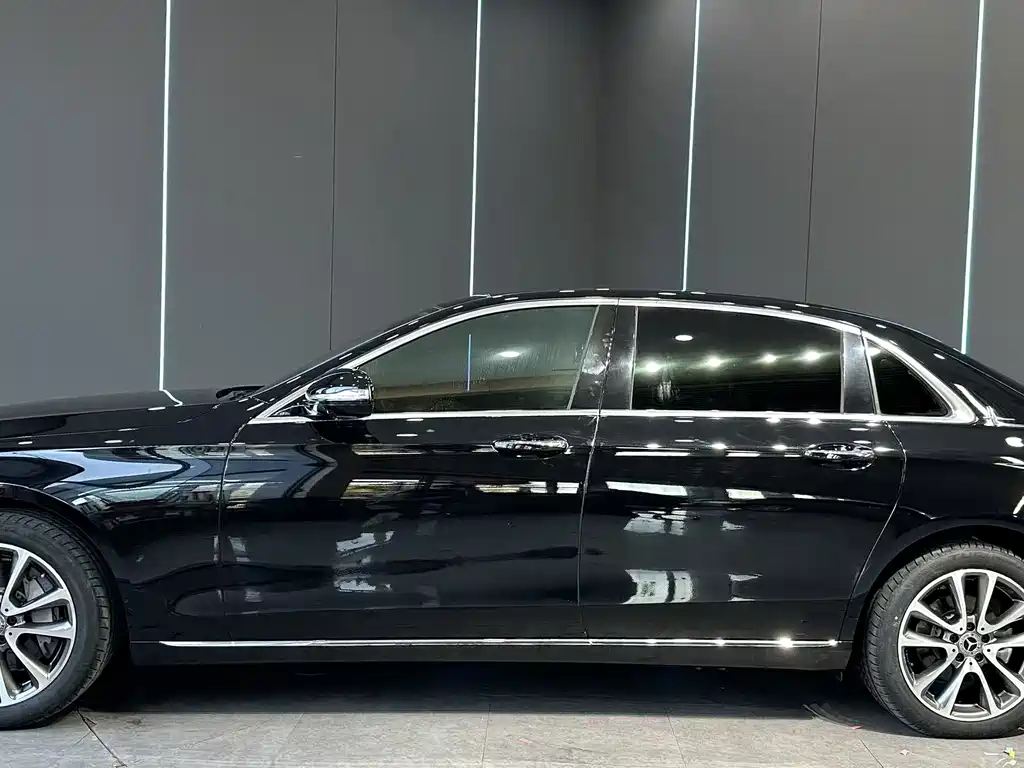 Mercedes-Benz E-Class — миниатюра 4