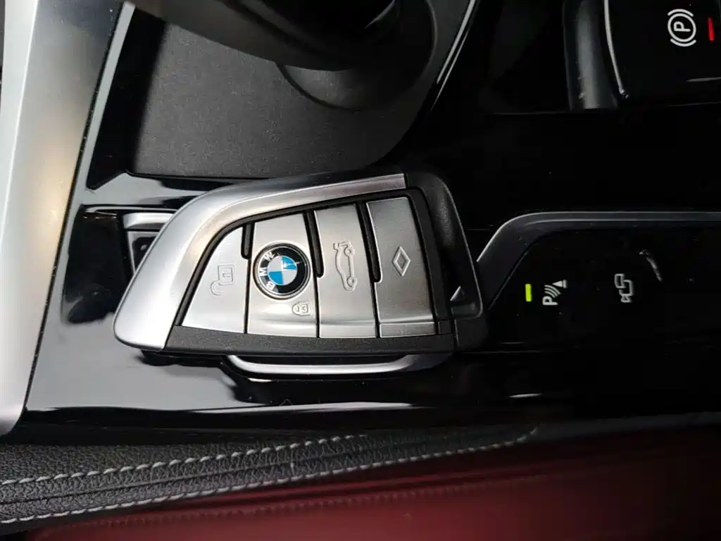 BMW 5 Series — миниатюра 9