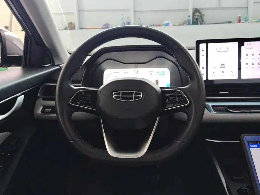 Geely Emgrand — миниатюра 15
